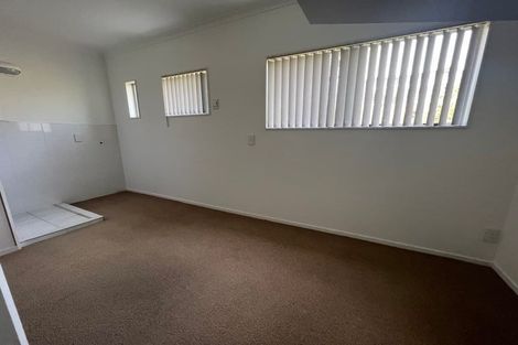 Photo of property in 19a Sunnyside Road, Sunnyvale, Auckland, 0612
