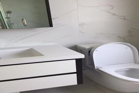 Photo of property in 10 Lilac Lane, Oteha, Auckland, 0632