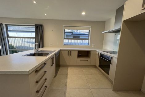 Photo of property in 5 Robalan Close, Halswell, Christchurch, 8025