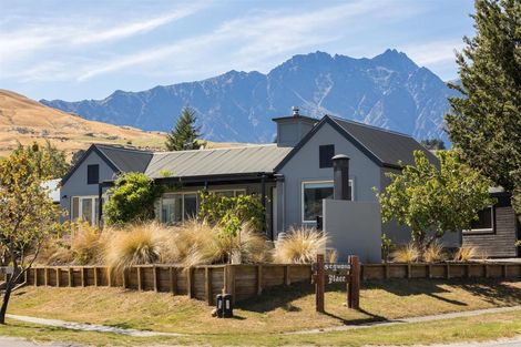 Photo of property in 33 Oregon Drive, Kelvin Heights, Queenstown, 9300