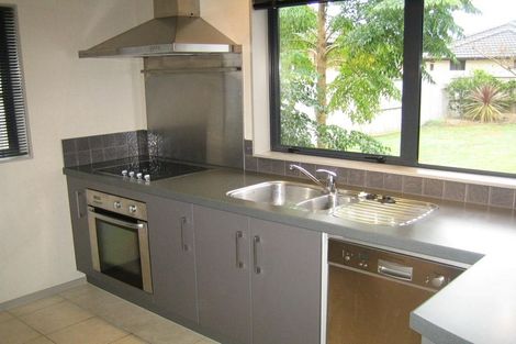 Photo of property in 25 Grabella Place, Papamoa Beach, Papamoa, 3118