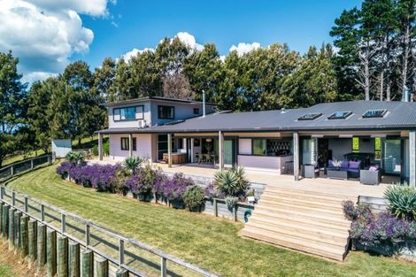Photo of property in 62 Onetangi Road, Waiheke Island, 1971