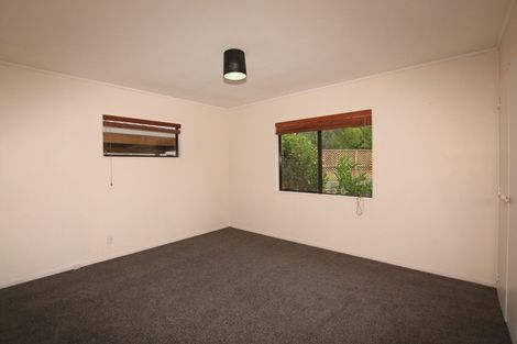 Photo of property in 2/104 Verran Road, Birkdale, Auckland, 0626