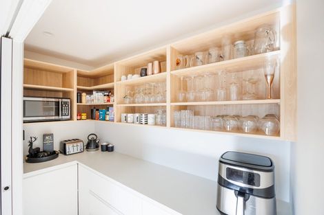 Photo of property in 11 Mangatainoka Lane, Awapuni, Palmerston North, 4412