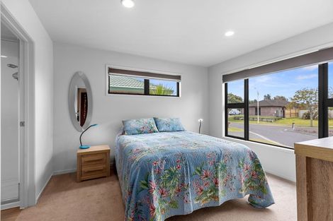 Photo of property in 10 Paua Cove, Papamoa Beach, Papamoa, 3118