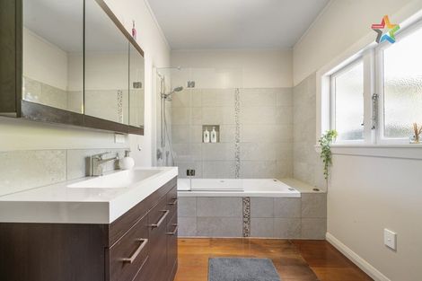 Photo of property in 10a Heath Grove, Waiwhetu, Lower Hutt, 5010