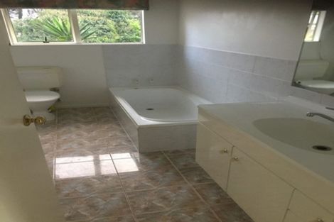 Photo of property in 51 James Evans Drive, Northcote, Auckland, 0627