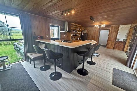 Photo of property in 1939 South Road, Pitone, New Plymouth, 4374