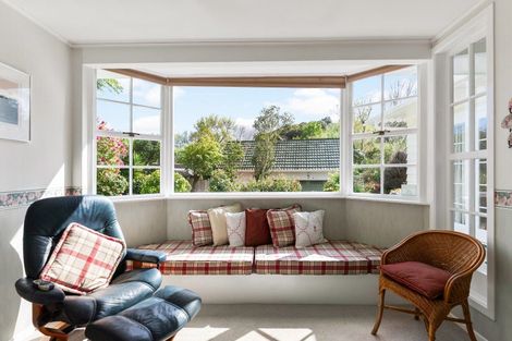 Photo of property in 4 Freemans Way, Pinehaven, Upper Hutt, 5019