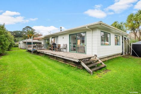 Photo of property in 10 Mackinnon Road, Manukau Heads, Waiuku, 2684