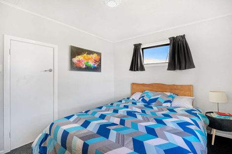 Photo of property in 10 Omori Place, Castlecliff, Whanganui, 4501