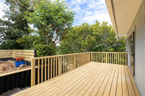 Photo of property in 9 Fairview Place, Westown, New Plymouth, 4310