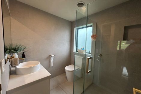 Photo of property in 16 Tomtit Crescent, Lake Hawea, 9382