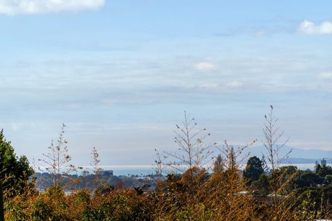 Photo of property in 295 Glenfield Road, Glenfield, Auckland, 0629