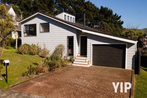 Photo of property in 7 Curacao Place, Grenada Village, Wellington, 6037