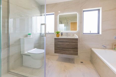 Photo of property in 1/43 Clevedon Road, Papakura, 2110