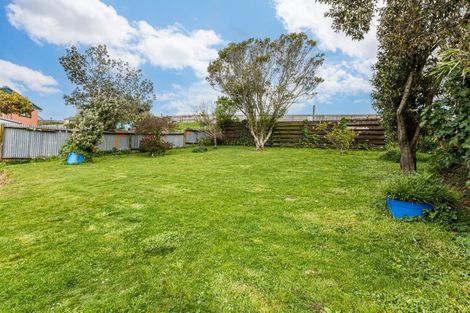 Photo of property in 25 Loongana Street, Waitangirua, Porirua, 5024