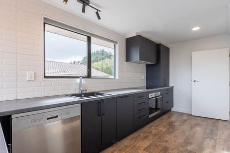 Photo of property in 5 Mandeville Crescent, Grenada Village, Wellington, 6037