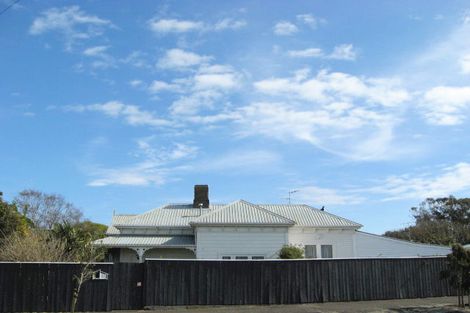 Photo of property in 1 Gonville Avenue, Gonville, Whanganui, 4501