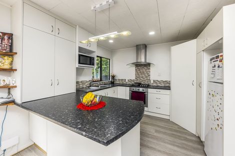 Photo of property in 37 Rosemead Place, Randwick Park, Auckland, 2105