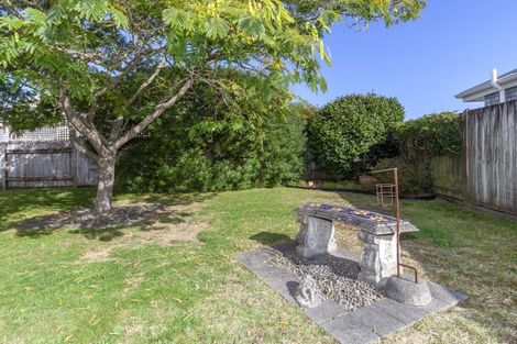 Photo of property in 2 Crown Hill, Paraparaumu, 5032