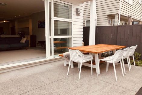 Photo of property in 2 Kotuku Lane, Hobsonville, Auckland, 0616