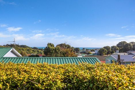 Photo of property in 14 Herekawe Drive, Spotswood, New Plymouth, 4310