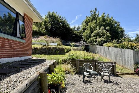 Photo of property in 16 Frasers Road, Glenross, Dunedin, 9011