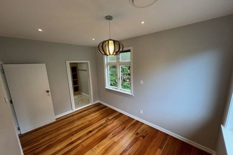 Photo of property in 43 Rona Street, Eastbourne, Lower Hutt, 5013