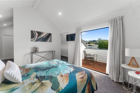 Photo of property in 2/8 Phillip Parade, Forrest Hill, Auckland, 0620