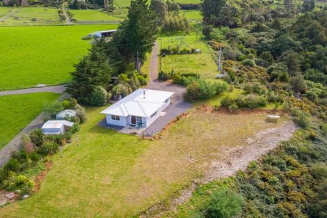 Photo of property in 104 Bucks Road, Tauwharenikau, Featherston, 5773