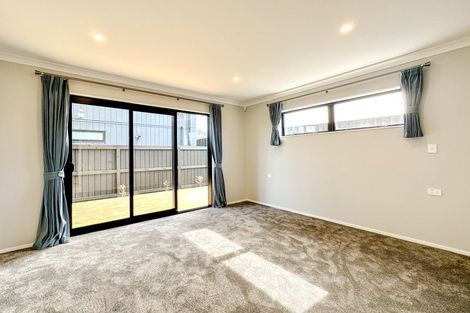 Photo of property in 42 Montgomery Avenue, Belmont, Auckland, 0622