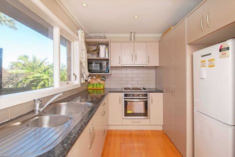 Photo of property in 77 Macleans Road, Bucklands Beach, Auckland, 2014