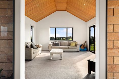 Photo of property in 87 Ruebe Road, Buckland, Pukekohe, 2677