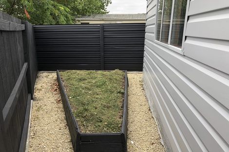 Photo of property in 3 Lydia Place, Kelvin Grove, Palmerston North, 4414