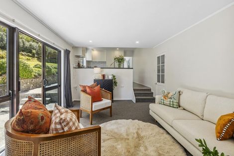 Photo of property in 11 Thatcher Crescent, Crofton Downs, Wellington, 6035