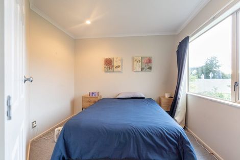 Photo of property in 10 Fernlea Avenue, Kelvin Grove, Palmerston North, 4414