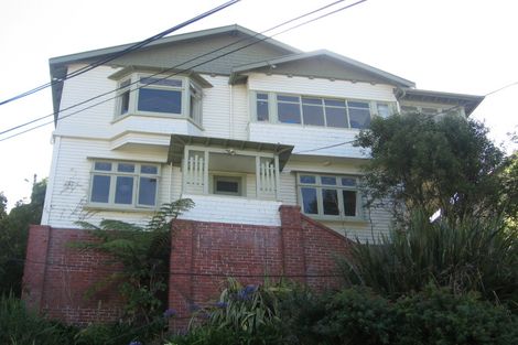 Photo of property in 18 Sugarloaf Road, Brooklyn, Wellington, 6021