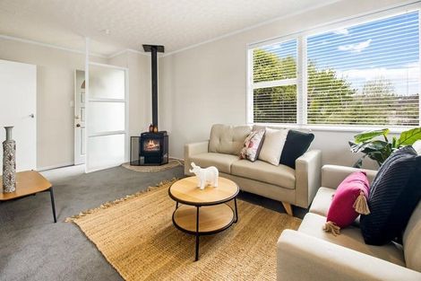 Photo of property in 17 Sunvue Road, Glen Eden, Auckland, 0602