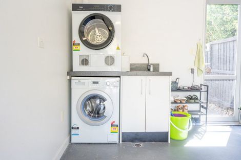 Photo of property in 2/64 Holly Road, St Albans, Christchurch, 8014