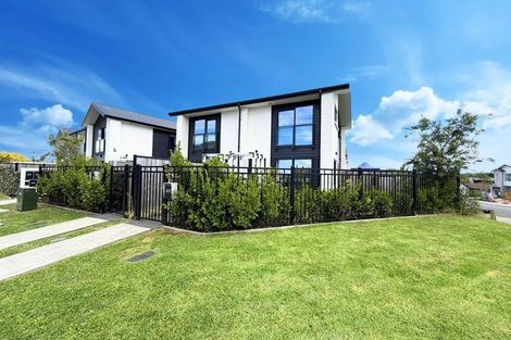 Photo of property in 10/172 Don Buck Road, Massey, Auckland, 0614
