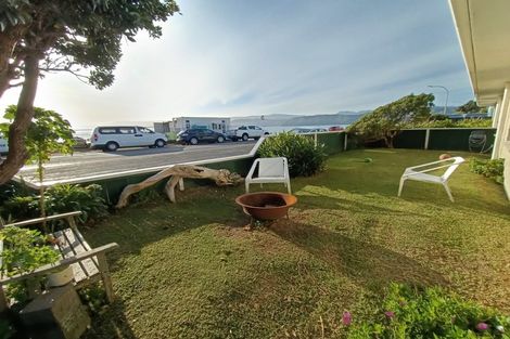 Photo of property in 73 Marine Parade, Seatoun, Wellington, 6022