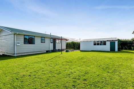 Photo of property in 18 Pohutukawa Drive, Opunake, 4616