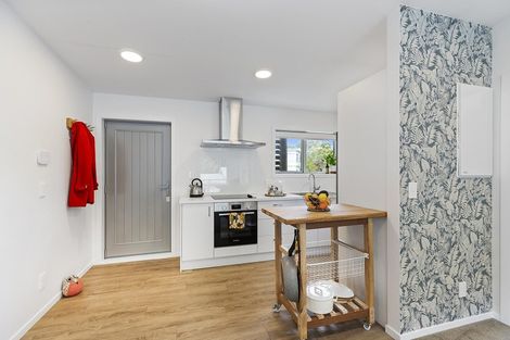 Photo of property in 7/14 Atkinson Street, Newlands, Wellington, 6037