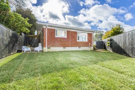 Photo of property in 1/1 Hatherlow Street, Glenfield, Auckland, 0629
