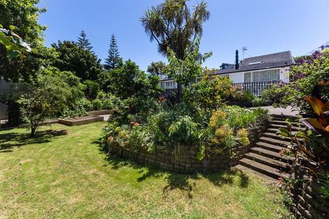 Photo of property in 15 Tiromoana Road, Raumati South, Paraparaumu, 5032