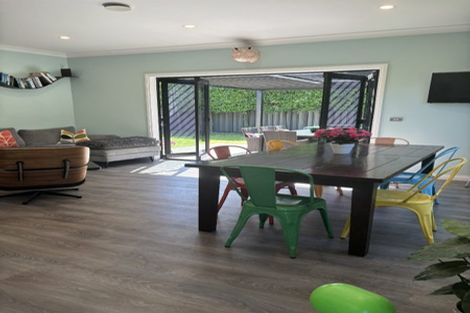 Photo of property in 39 Heynes Place, Clive, 4102