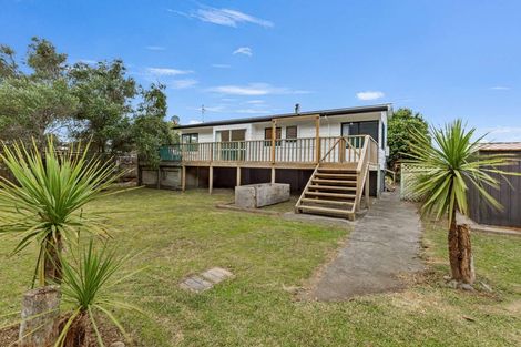 Photo of property in 9 Cousins Avenue East, Foxton Beach, Foxton, 4815