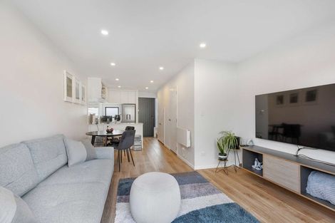 Photo of property in 5/119 Bruce Mclaren Road, Henderson, Auckland, 0612