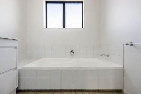 Photo of property in 1042a Heaphy Terrace, Fairfield, Hamilton, 3214